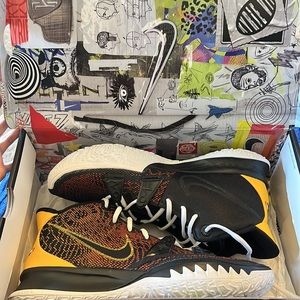 Kyrie 7 ‘Rosewell Rayguns’